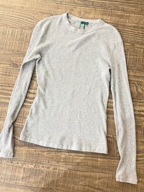 Noname Long Sleeve Ribbed Top in Grey.